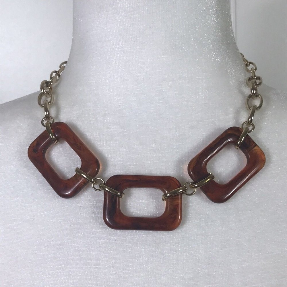 Avon Marked NWT Gold Tone Faux Tortoiseshell Acrylic Necklace Vintage Inspired